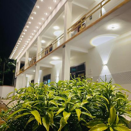 Great Victoria Palace Ratnapura Ngoại thất bức ảnh