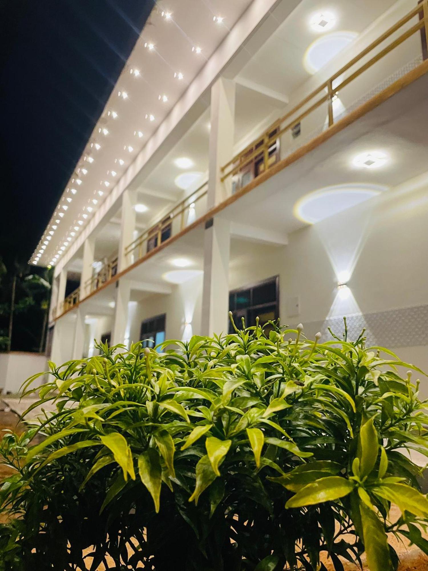 Great Victoria Palace Ratnapura Ngoại thất bức ảnh
