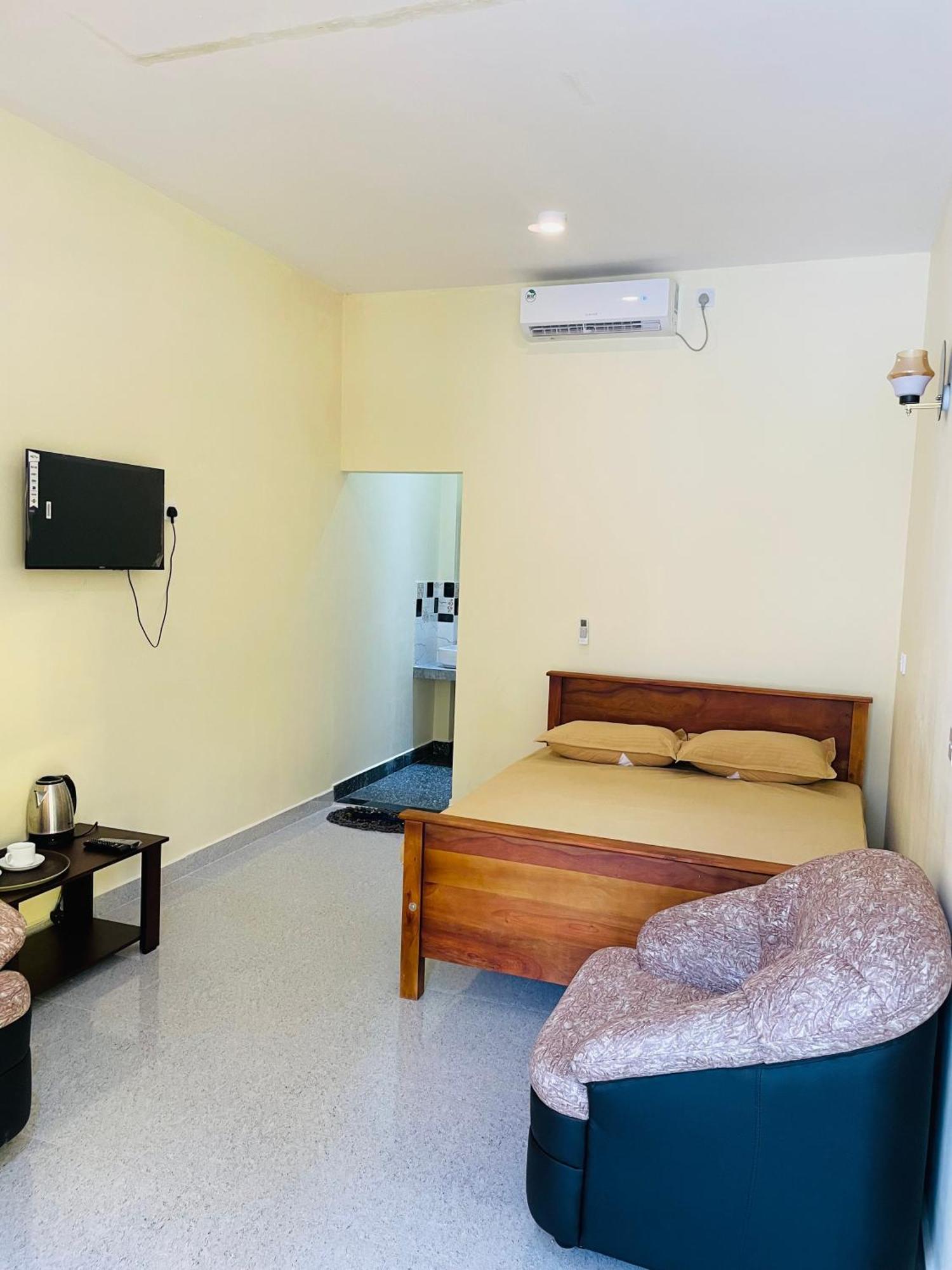 Great Victoria Palace Ratnapura Ngoại thất bức ảnh