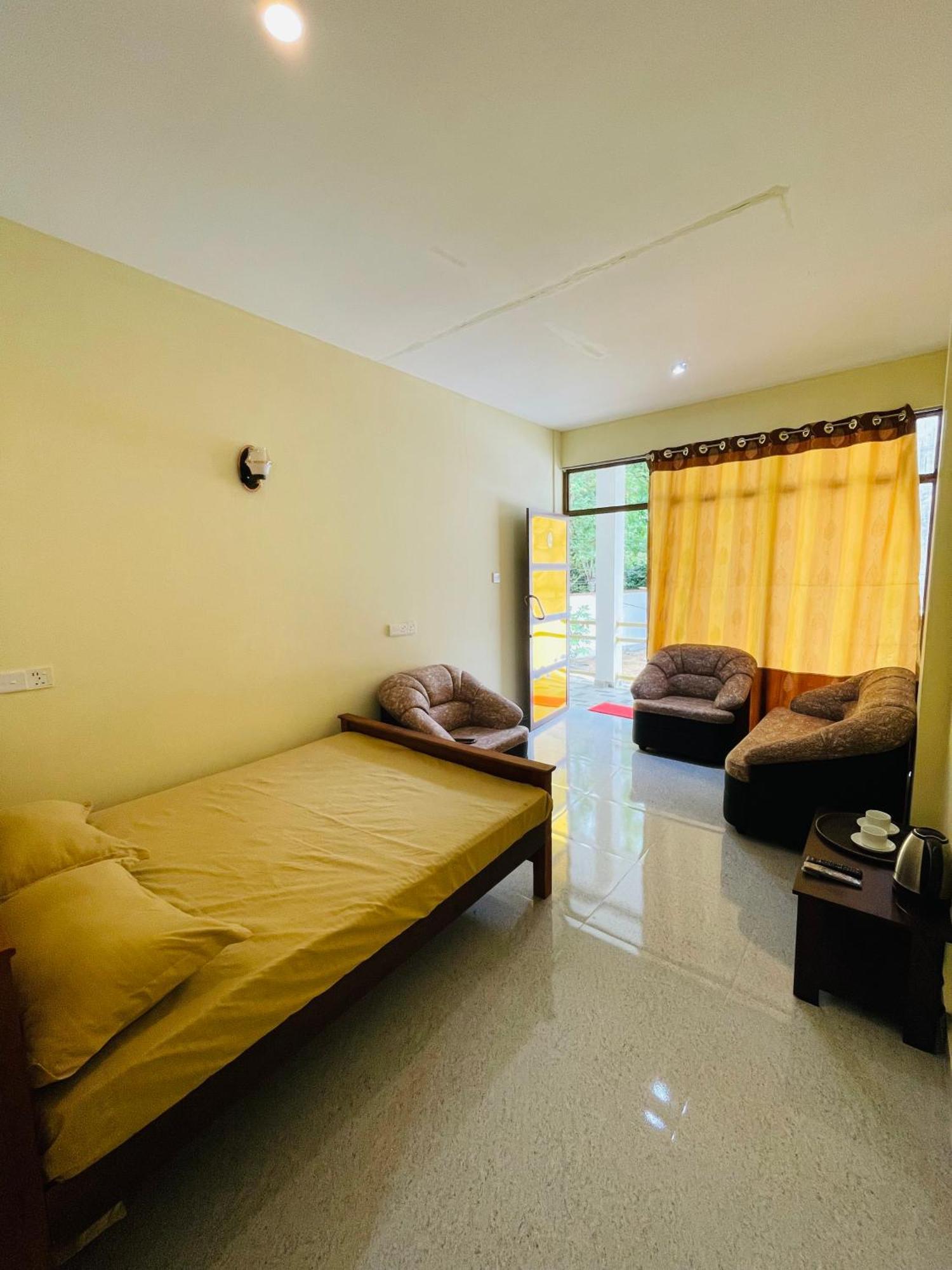 Great Victoria Palace Ratnapura Ngoại thất bức ảnh